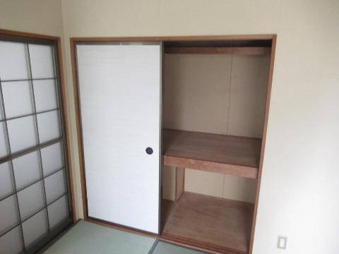サンシャイン上穂　収納　押入