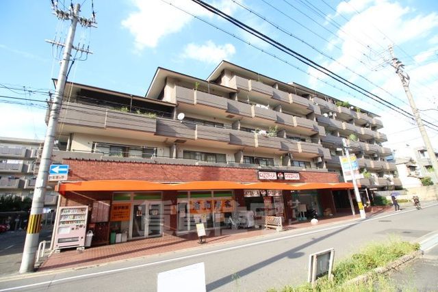 京都市南区唐橋琵琶町のマンションの建物外観