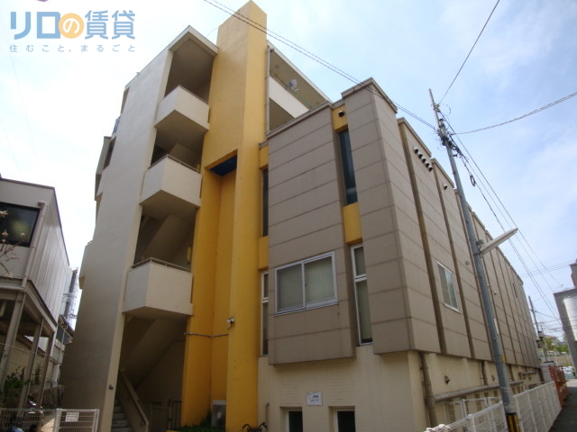 宝塚市逆瀬川のマンションの建物外観