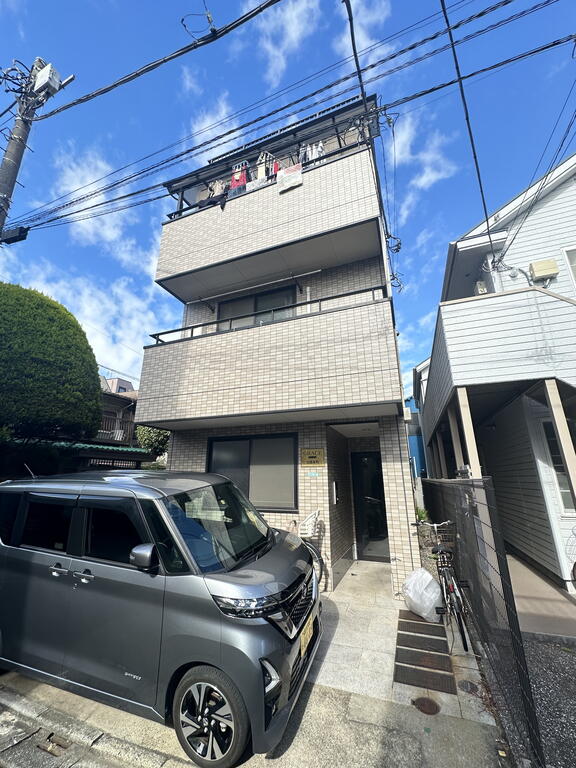 目黒区目黒本町のマンションの建物外観