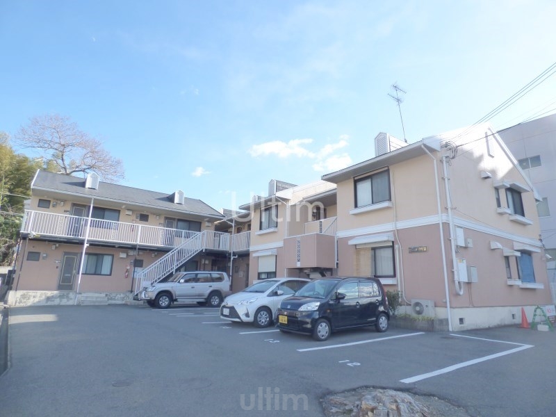 セジュール伊勢田の建物外観