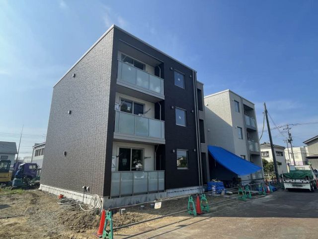 長岡市土合のマンションの建物外観