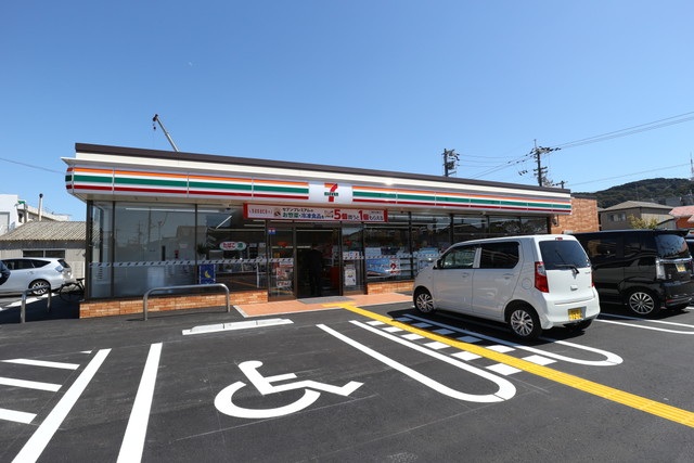 コンビニ　セブンイレブン高知葛島4丁目店（コンビニ）まで480m