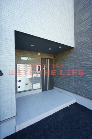 エントランス　落ち着いたエントランスです