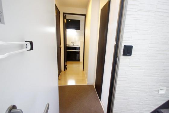 玄関　※別部屋の写真です