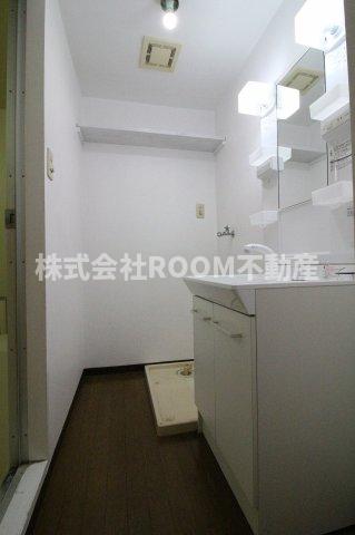 洗面設備　スペースが確保できる洗面所です