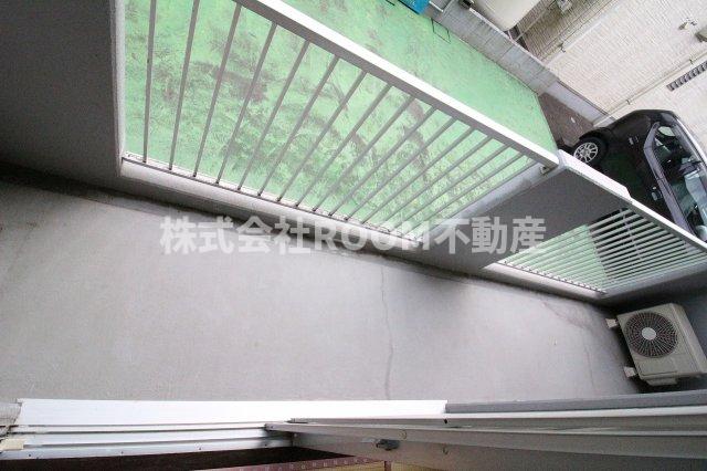 バルコニー　外からの目が気にならないバルコニーで洗濯物が干せます