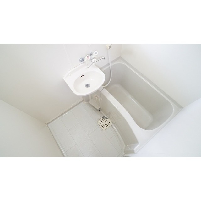 バス・シャワールーム　バス（同仕様タイプ）