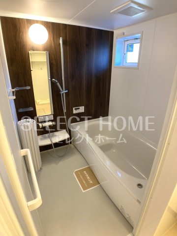 バス・シャワールーム　同型タイプ落ち着いた空間のお風呂です