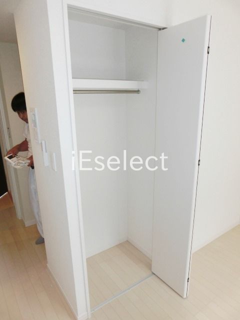 収納　クローゼット付きの洋室です。