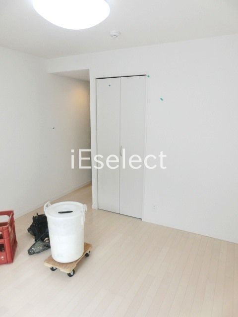 その他部屋・スペース　テラス側からの洋室