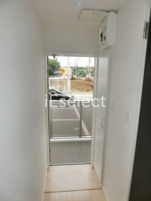 玄関　玄関にはシューズボックスあります。