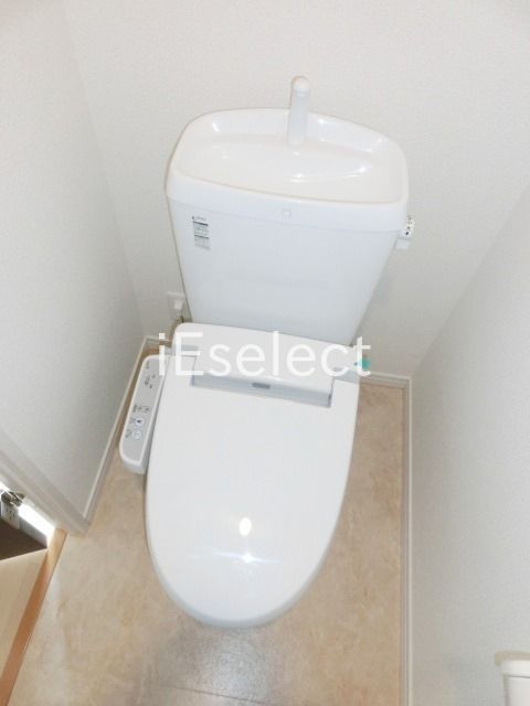 トイレ　温水洗浄便座付きのトイレ