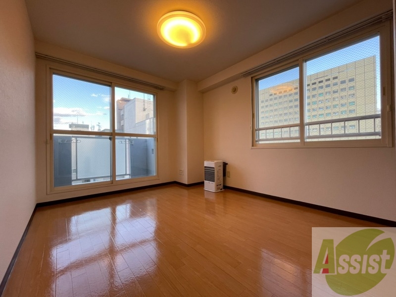 居室・リビング　広くてキレイなお部屋が広がっていて、充実した生活が送れそう。