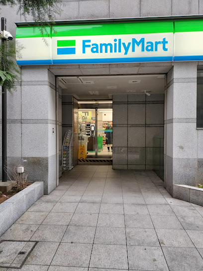 コンビニ　ファミリーマート 新橋四丁目店（コンビニ）まで322m