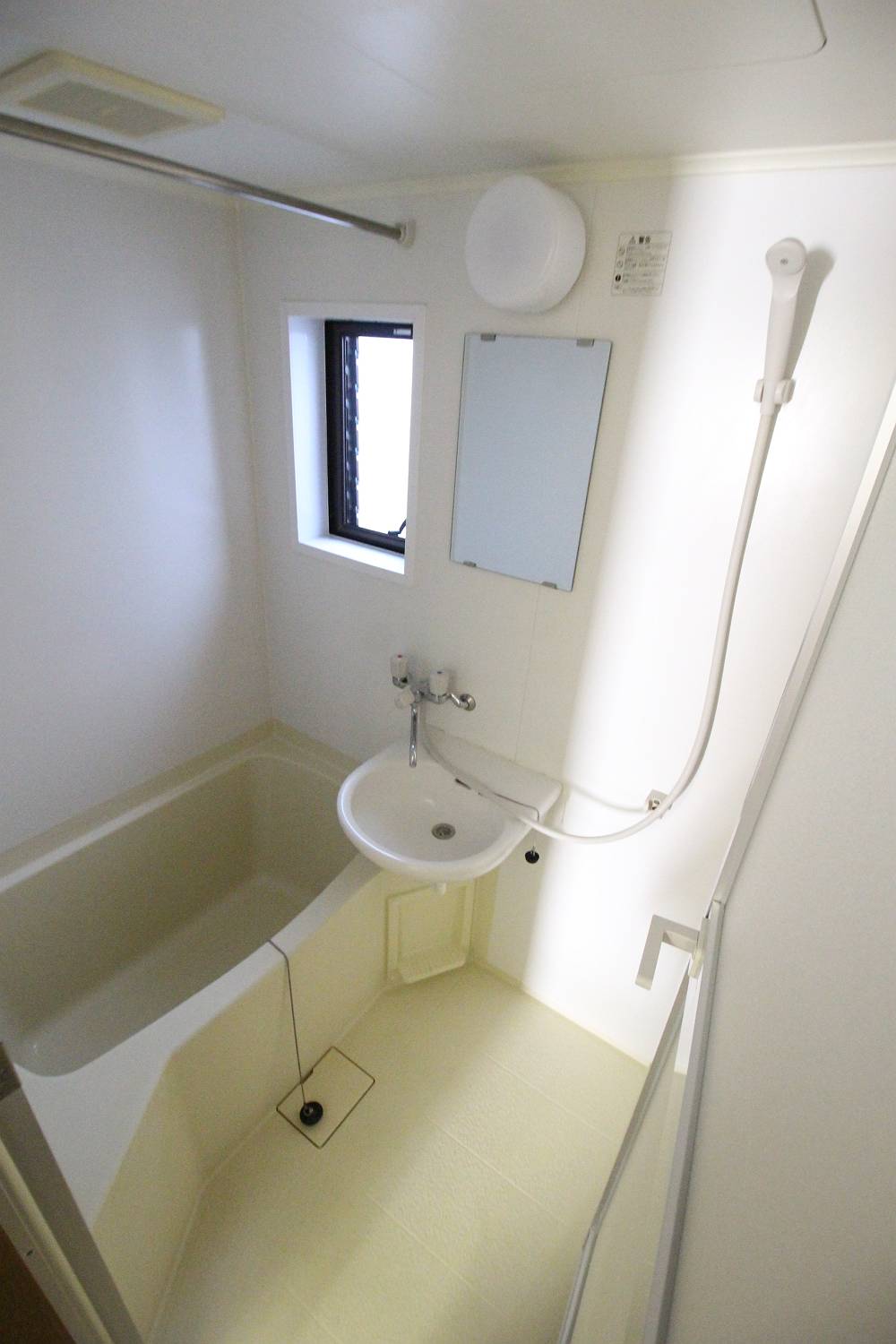 バス・シャワールーム　別の部屋の写真です