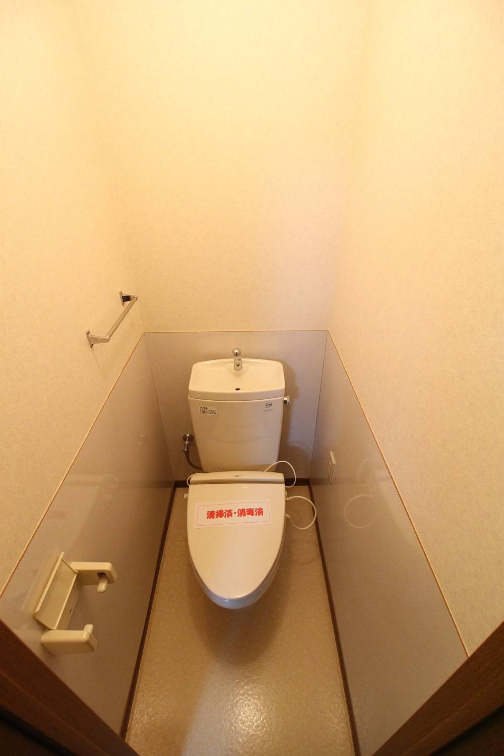 トイレ　別の部屋の写真です