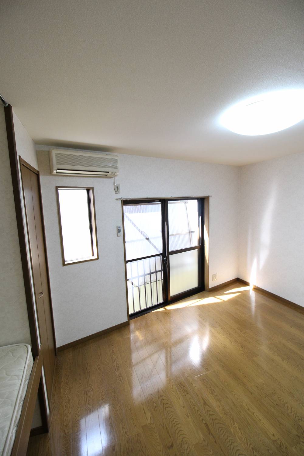 居室・リビング　別の部屋の写真です