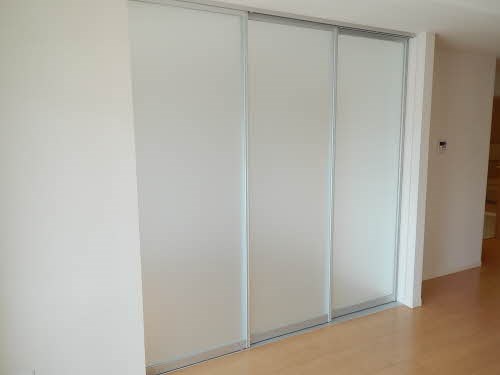 玄関　※同物件別部屋参考画像