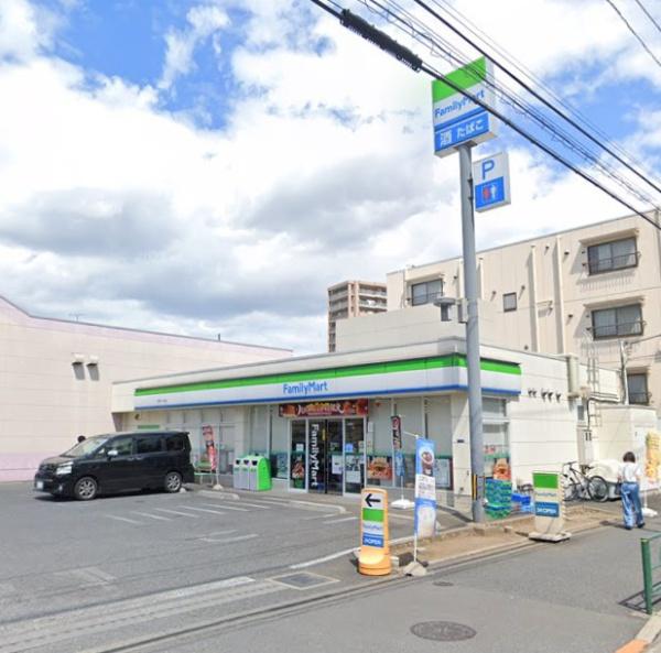 コンビニ　ファミリーマート浮間一丁目店（コンビニ）まで145m