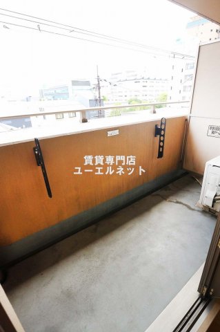 バルコニー　バルコニー付きで採光＆風通し良好！