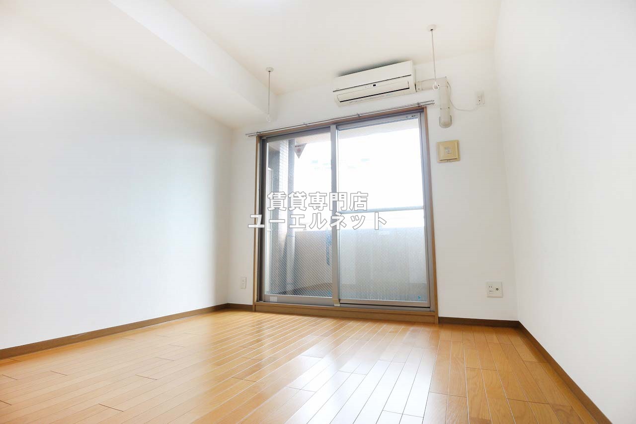 居室・リビング　ゆったりとくつろげる、落ち着きのある居室空間です