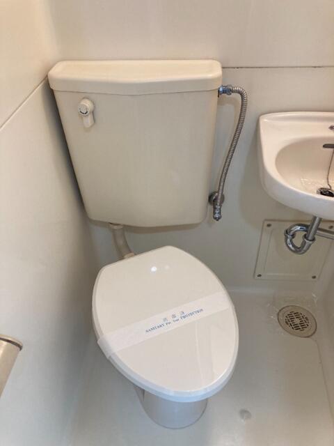 トイレ　※別号室の写真となります。