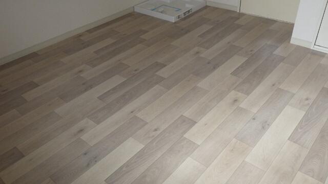 居室・リビング　※別号室の写真となります。