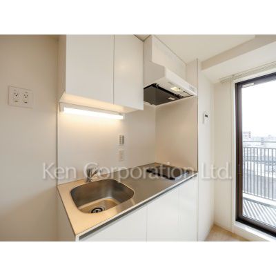 キッチン　同タイプ10階のお部屋を撮影。仕様が異なることがあります。