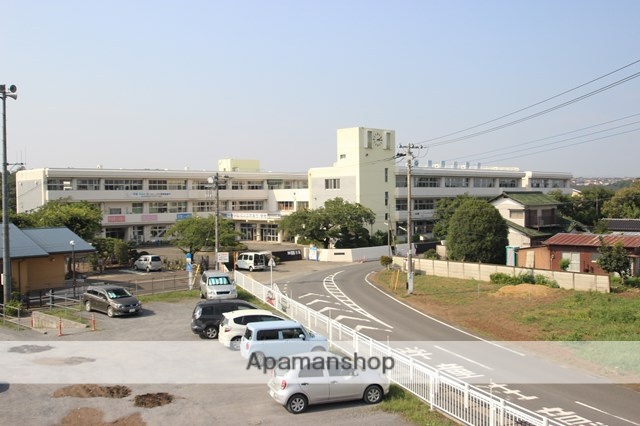 小学校　毛呂山町立泉野小学校（小学校）まで818m