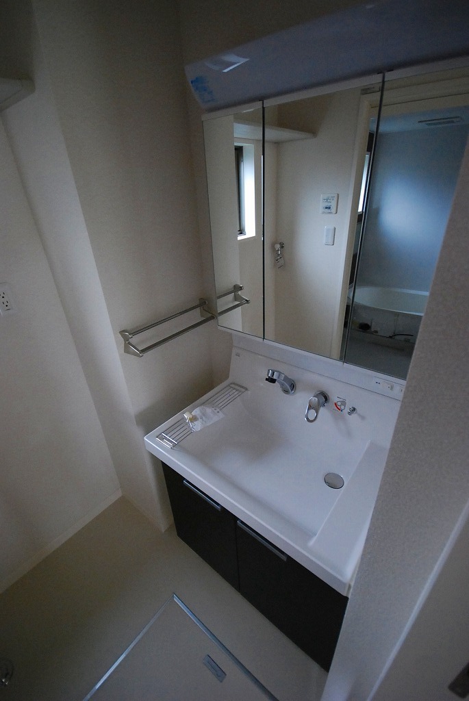洗面設備　洗面台　別号室参考写真