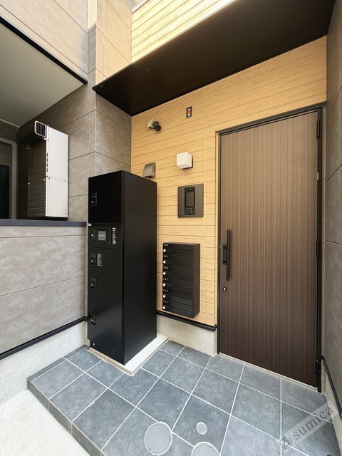 エントランス　オートロック・防犯カメラ完備