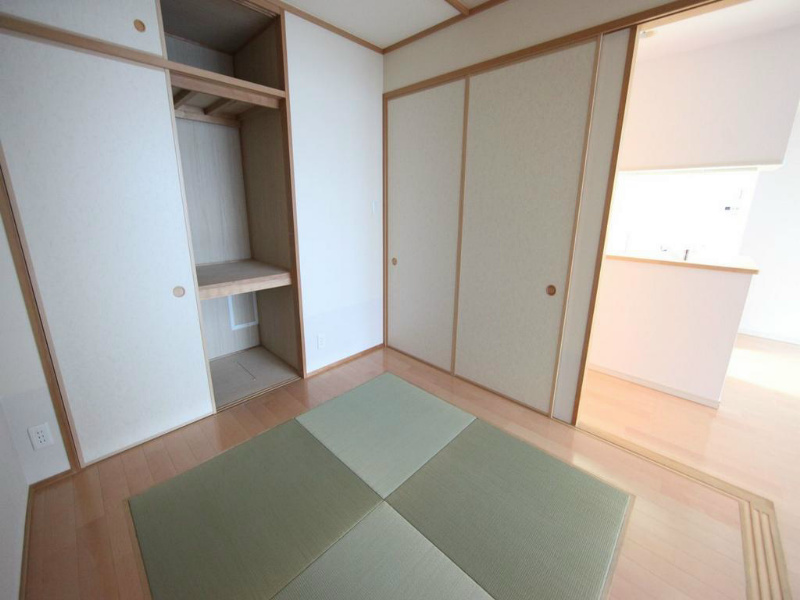 その他　和室4.5帖　押入付（収納充実してます）