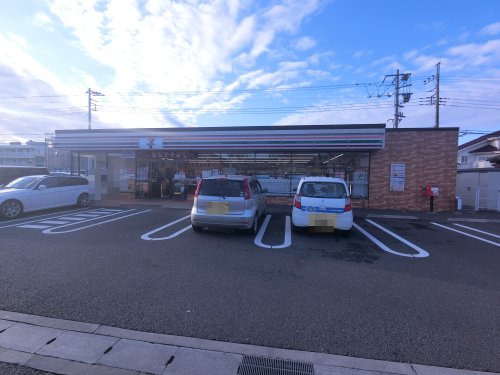 コンビニ　セブンイレブン美郷台3丁目店（コンビニ）まで541m