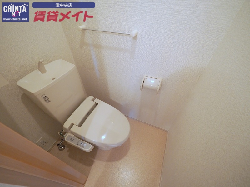 トイレ　同タイプ部屋写真です。