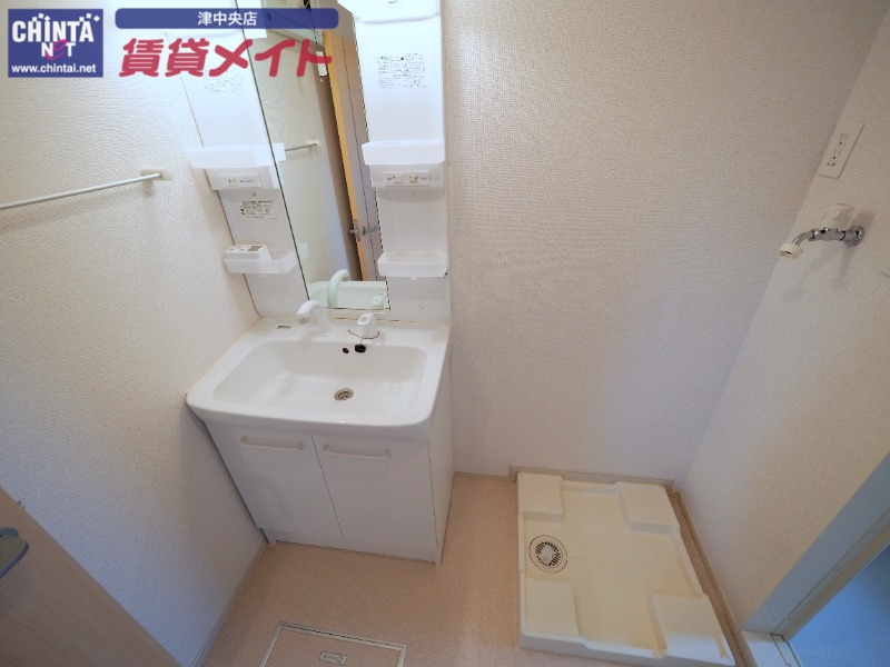 洗面設備　同タイプ部屋写真です。