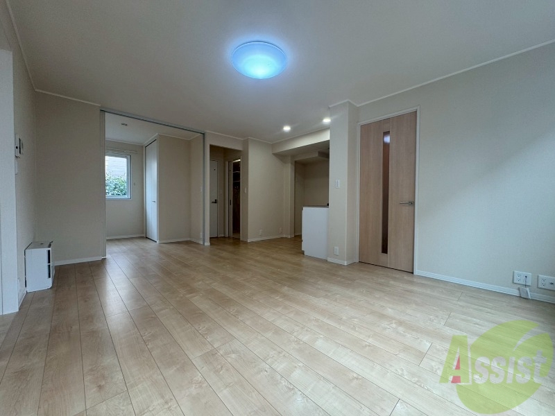 居室・リビング　広くてキレイなお部屋が広がっていて、充実した生活が送れそう。