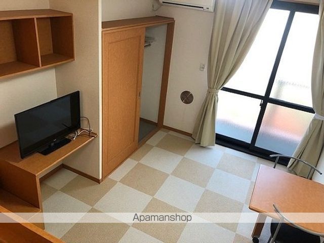 レオパレスストラーダの居間写真