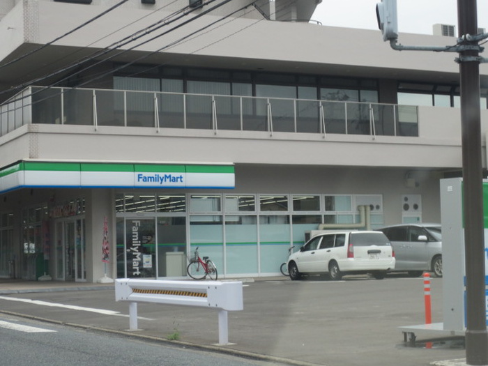 コンビニ　ファミリーマート八乙女中央店（コンビニ）まで293m