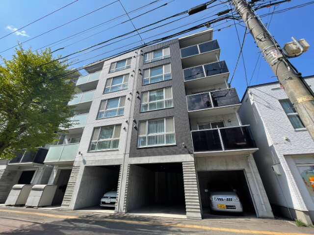 建物外観　札幌市中央区南８条西「ＡｚｕｒｅＣｏｕｒｔＳ８」