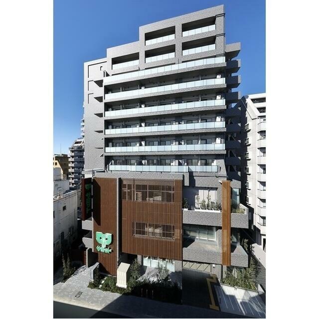 建物外観　鉄筋コンクリート造のがっちりとした建物。
