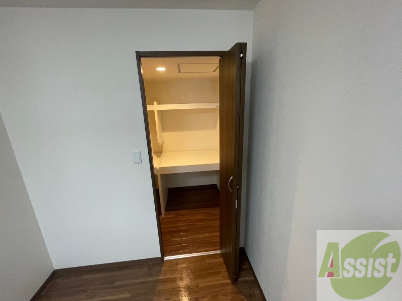 収納　寝室の収納です。部屋がすっきり片付きます。