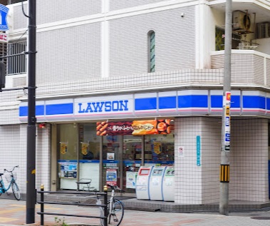 コンビニ　ローソン 阪急三国駅前店（コンビニ）まで221m