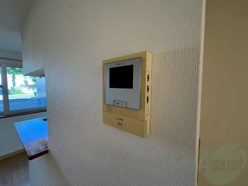 セキュリティ　ＴＶモニター付インターホンです。来客者の顔が見えるので安心！