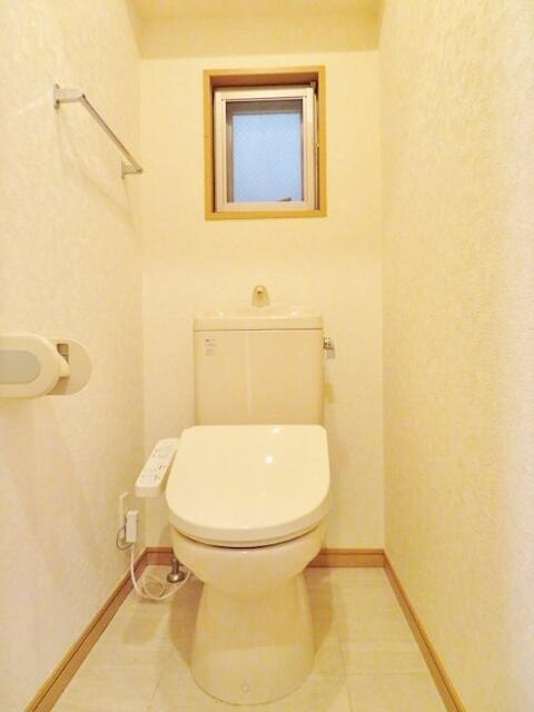 トイレ　清潔感のあるトイレです