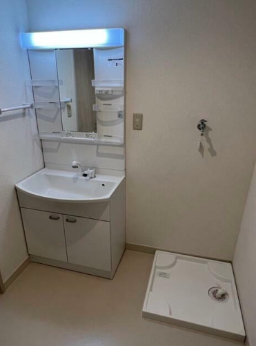 草加妙見屋ビルの内装写真