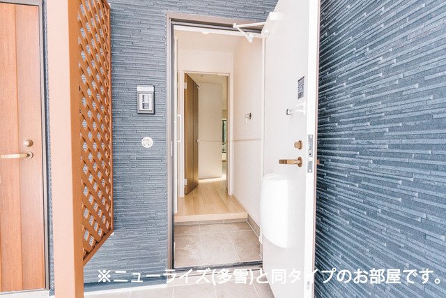 玄関　収納もある玄関です