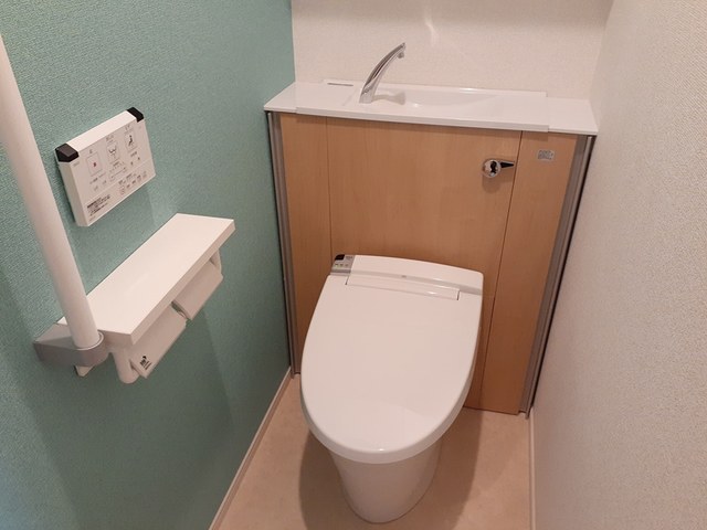 スプリングアイのトイレ写真