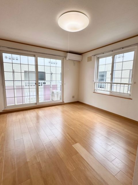 アドラーブルの居間写真
