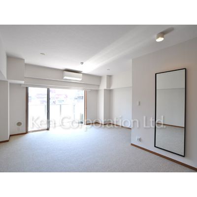 Roppongi Residencesの居間写真